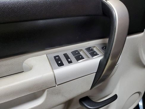 Used 2011 Chevrolet Silverado 1500 LT image 9