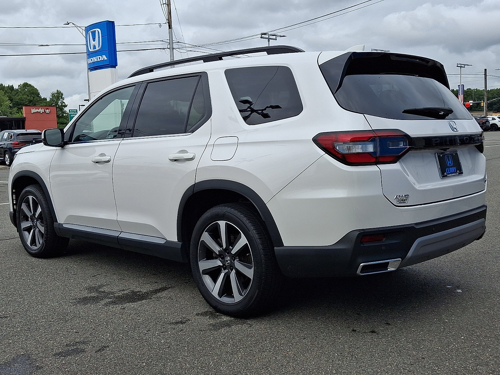 Used 2024 Honda Pilot Touring image 6