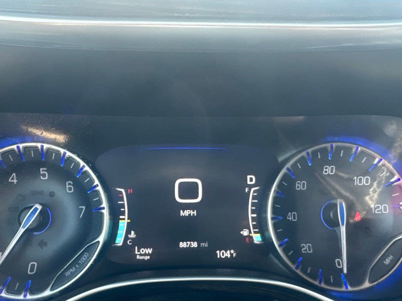 Used 2023 Chrysler Pacifica Limited FWD image 46