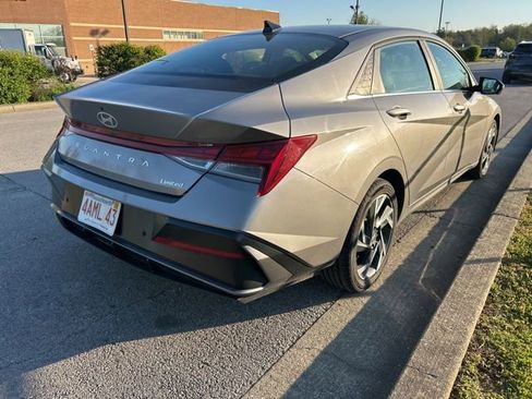 Used 2024 Hyundai Elantra Limited FWD image 3