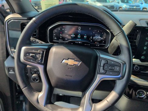 Used 2024 Chevrolet Silverado 1500 LT AWD/4WD image 14