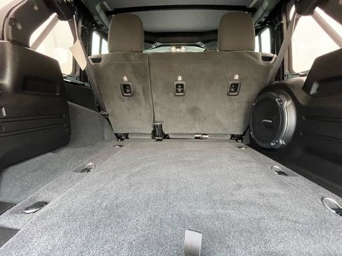 Used 2022 Jeep Wrangler Unlimited Sahara AWD/4WD image 18