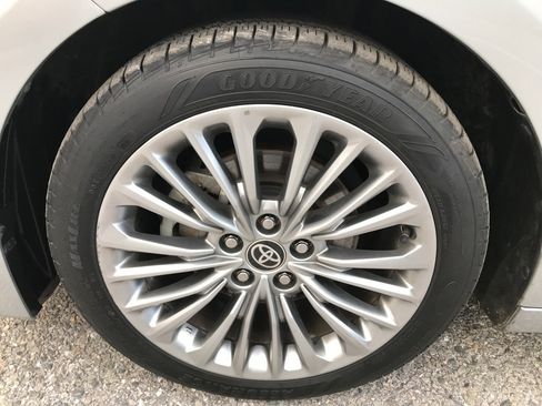 Certified 2022 Toyota Avalon Limited w/ Advanced Safety Package image 12