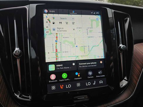 Certified 2024 Volvo XC60 B5 Plus w/ Protection Package Premier image 29