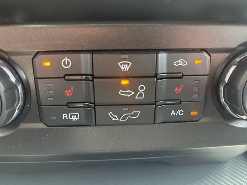 Used 2020 Ford F150 XLT w/ Equipment Group 302A Luxury AWD/4WD image 30