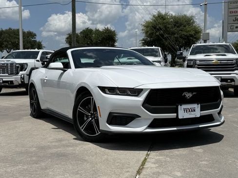 Used 2025 Ford Mustang Premium RWD image 2