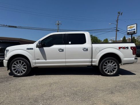 Used 2017 Ford F150 Platinum w/ Equipment Group 701A Luxury AWD/4WD image 3