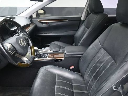 Used 2017 Lexus ES 350 w/ Luxury Package FWD image 16