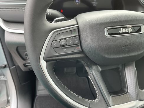 New 2025 Jeep Grand Cherokee Laredo X image 19