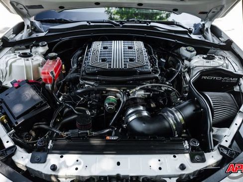 Used 2018 Chevrolet Camaro ZL1 RWD image 31