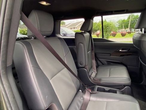 Used 2024 Lexus GX 550 w/ Accessory Package (2T) AWD/4WD image 18
