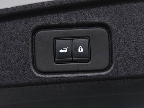 Certified 2025 Nissan Pathfinder SV w/ SV Premium Package image 28