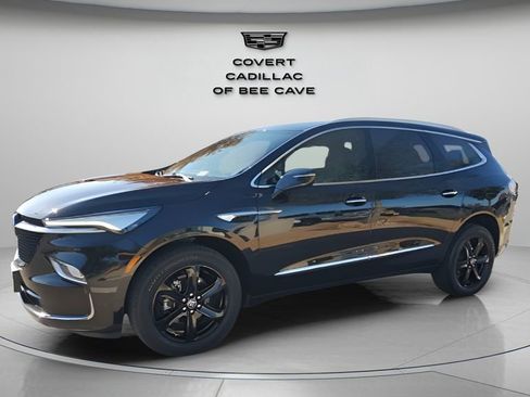 Used 2023 Buick Enclave Essence w/ Experience Buick Package image 4