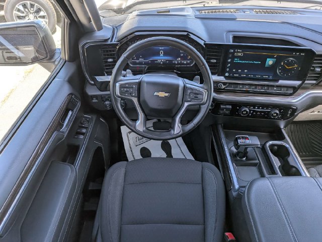 Used 2023 Chevrolet Silverado 1500 LT AWD/4WD image 14