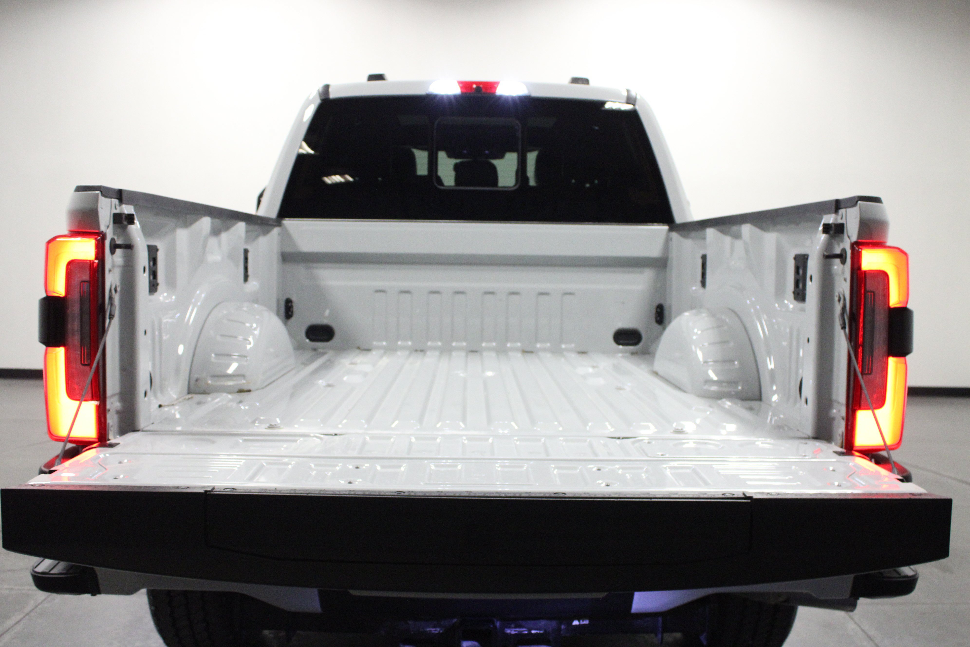 Used 2026 Ford F250 Platinum AWD/4WD image 14