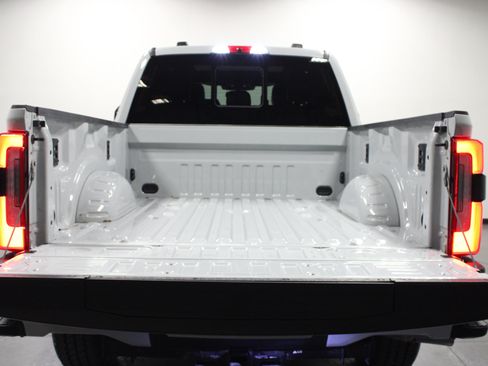 Used 2026 Ford F250 Platinum AWD/4WD image 14