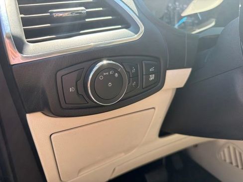 Used 2022 Ford Edge Titanium w/ Equipment Group 301A AWD/4WD image 26
