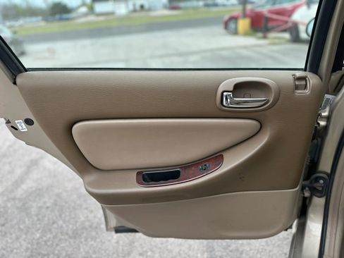 Used 2002 Chrysler Sebring LXi image 19