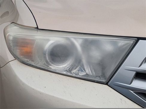 Used 2012 Toyota Highlander Limited image 9