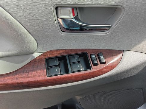 Used 2014 Toyota Sienna XLE w/ Entertainment Package FWD image 33