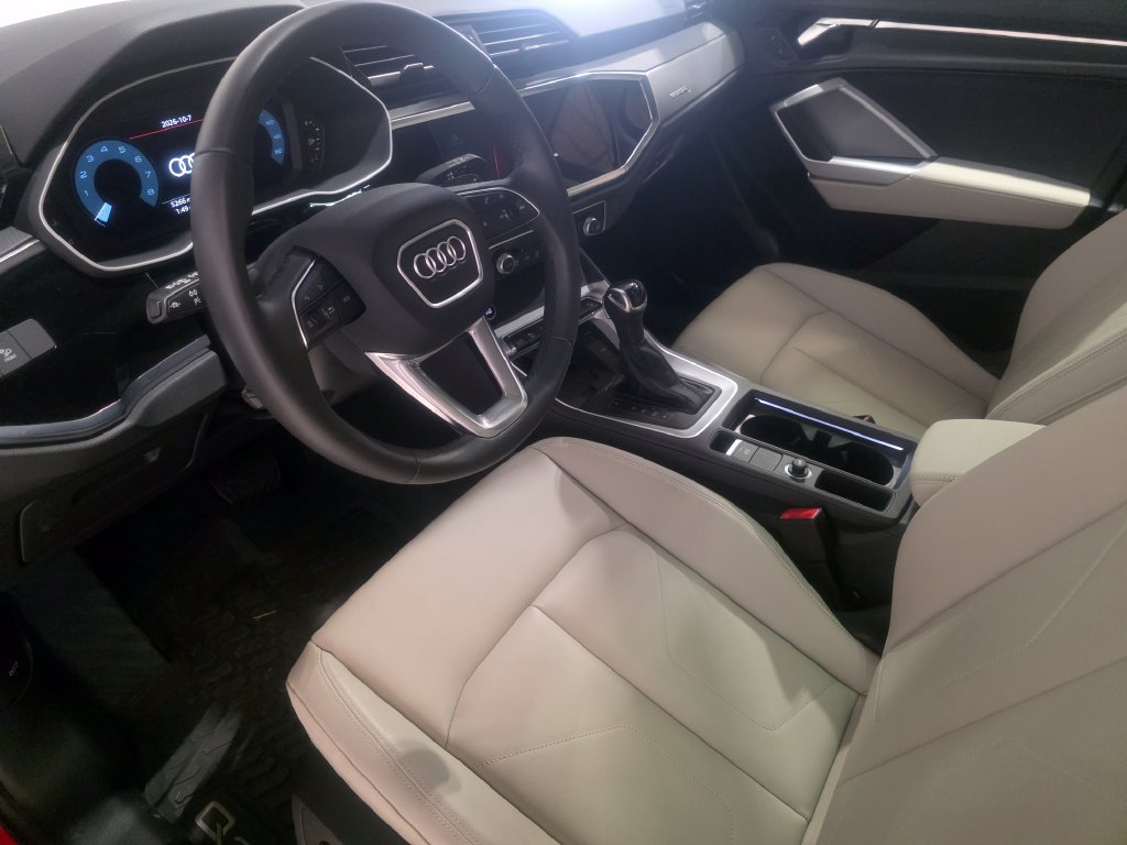 Certified 2025 Audi Q3 2.0T Premium w/ Convenience Package AWD/4WD image 19