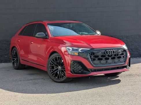 Certified 2024 Audi SQ8 Prestige image 3