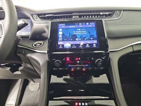 Certified 2024 Jeep Grand Cherokee L Laredo w/ Luxury Tech Group I image 21