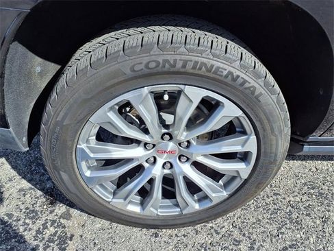 Used 2021 GMC Yukon Denali w/ Denali Premium Package image 41