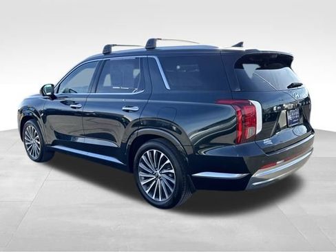 Used 2023 Hyundai Palisade Calligraphy image 3