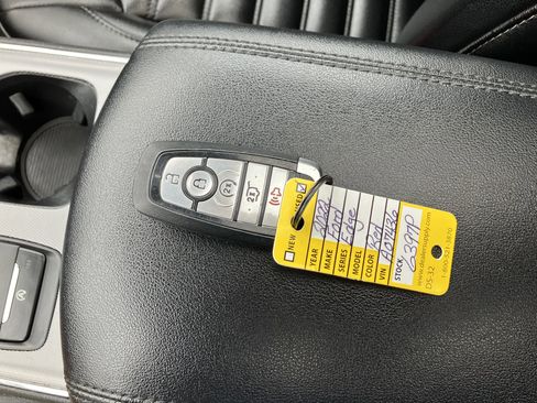 Used 2022 Ford Edge SEL w/ Convenience Package image 22