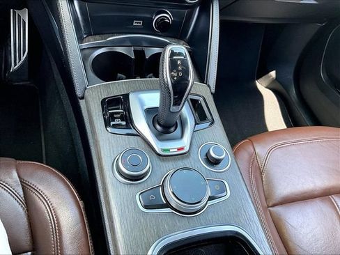 Used 2022 Alfa Romeo Stelvio Ti AWD/4WD image 31