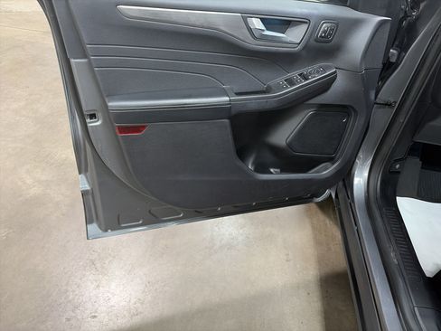 Used 2022 Ford Escape Titanium AWD/4WD image 10