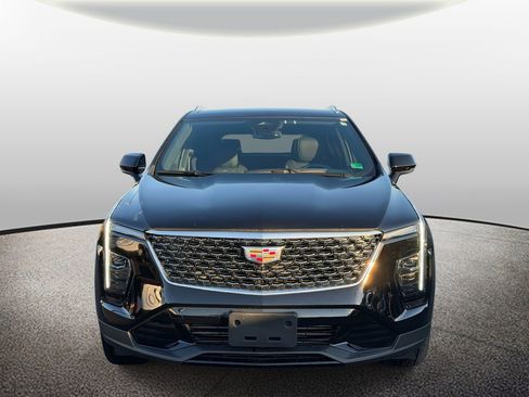 Certified 2025 Cadillac XT4 Premium Luxury image 8