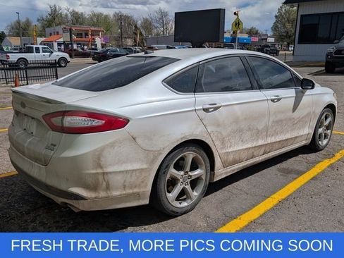 Used 2015 Ford Fusion SE FWD image 3