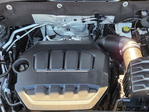 Used 2025 Volkswagen Atlas Cross Sport SE image 41