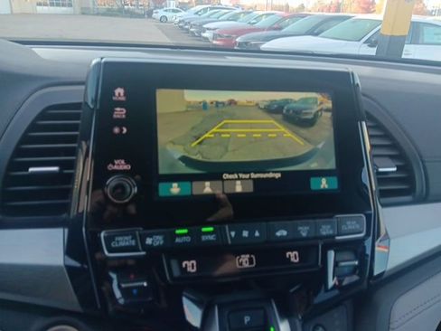 Used 2023 Honda Odyssey EX-L image 17