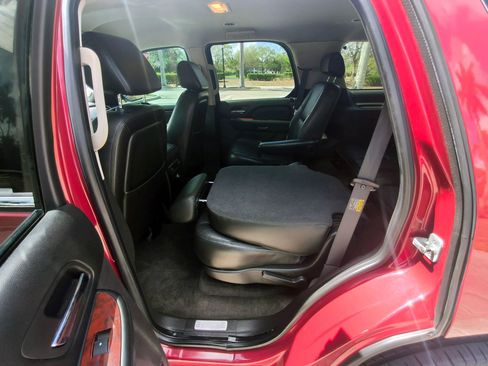 Used 2007 Cadillac Escalade AWD image 30