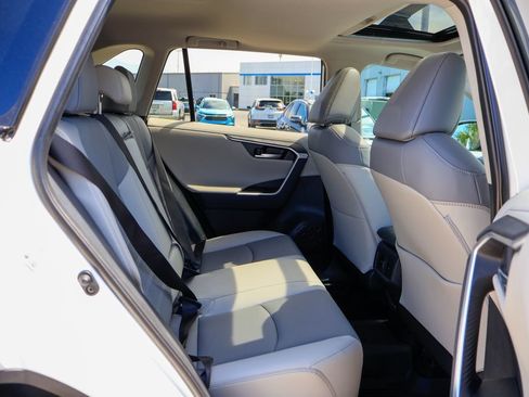 Used 2025 Toyota RAV4 Limited FWD image 12