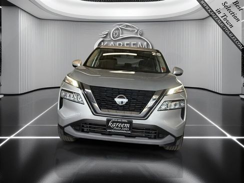 Used 2023 Nissan Rogue SV FWD image 2