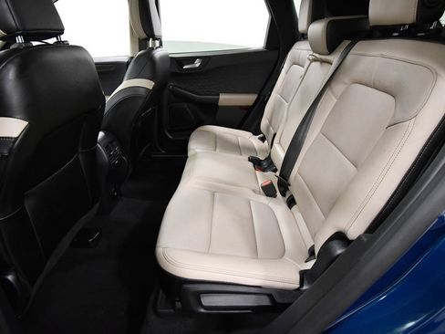 Used 2020 Ford Escape Titanium w/ Titanium Premium Package 2.0 AWD/4WD image 15