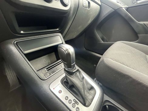 Used 2013 Volkswagen Tiguan S image 30
