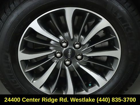 Used 2022 Lincoln Nautilus Reserve image 10