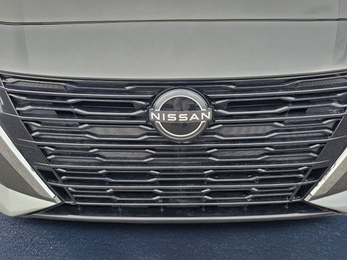 Used 2025 Nissan Altima 2.5 SV FWD image 3