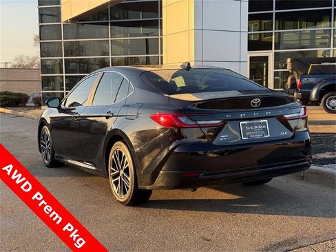 Used 2025 Toyota Camry XLE image 5