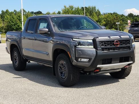 New 2025 Nissan Frontier PRO-4X w/ Interior Protection Package image 2