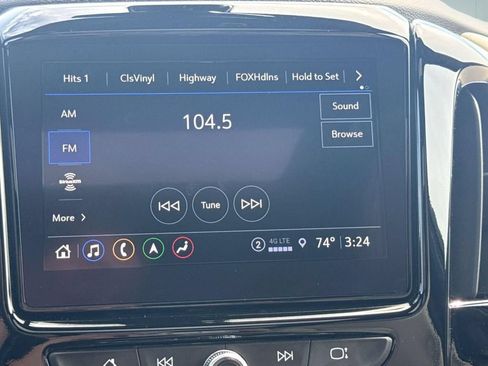 Used 2023 Chevrolet Traverse Premier AWD/4WD image 24