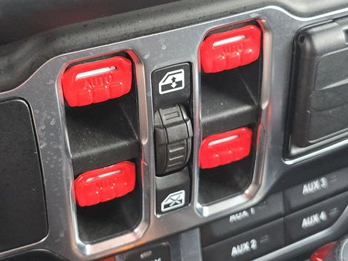 Used 2018 Jeep Wrangler Unlimited Rubicon image 13