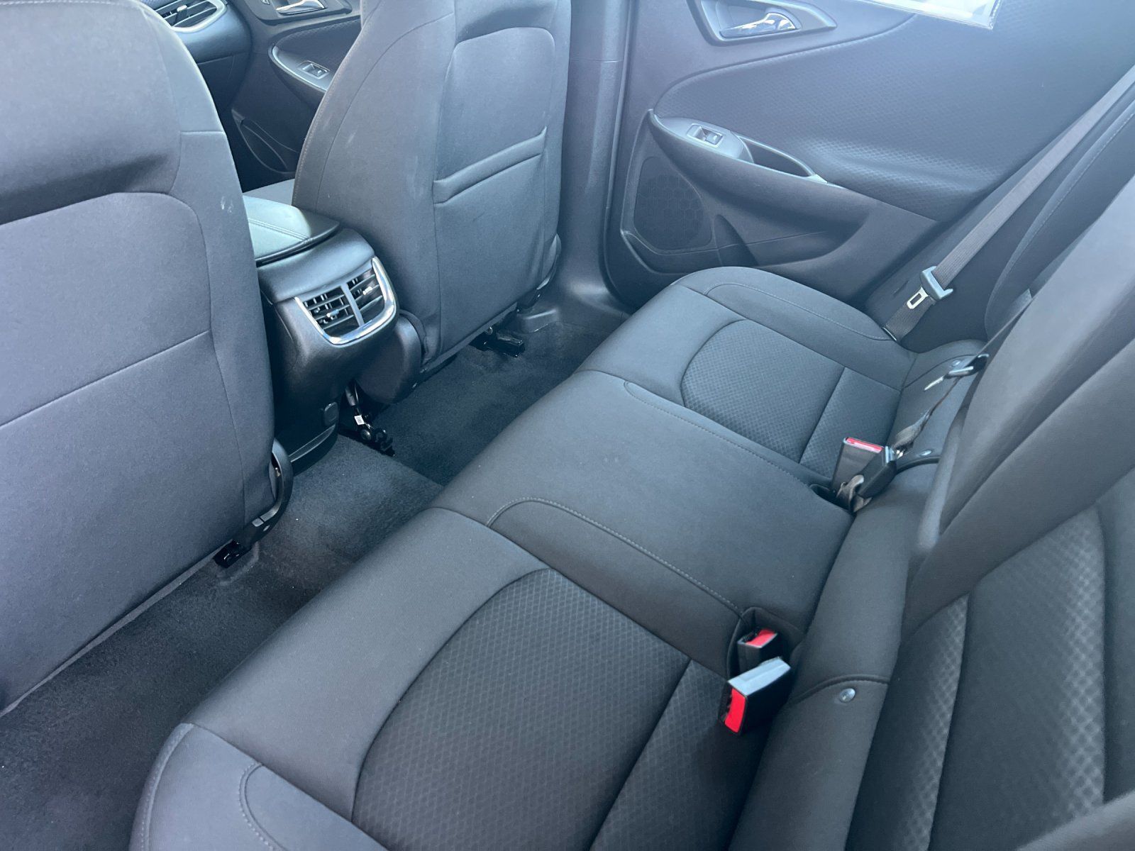 Used 2025 Chevrolet Malibu LT FWD image 12