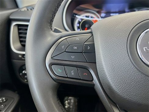 Used 2021 Jeep Cherokee Trailhawk w/ Comfort/Convenience Group image 29