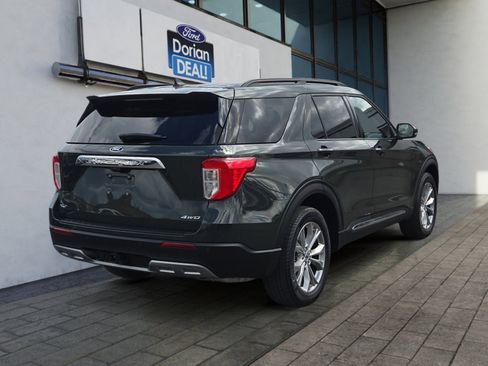Certified 2024 Ford Explorer XLT w/ Equipment Group 202A AWD/4WD image 3